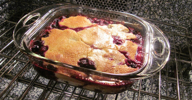 Cobbler sanatos cu fructe de vara, reteta fara gluten si zahar