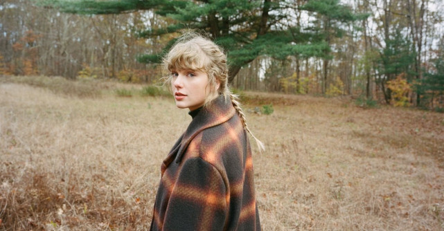 Taylor Swift scrie istoria muzicii prin intermediul noului album, evermore