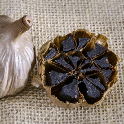 Acesta este usturoiul negru. Leguma miraculoasa cu efecte fantastice asupra sanatatii