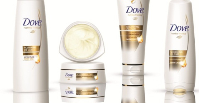 Imblanzeste-ti parul rebel! Cu Dove Nourishing Oil Care