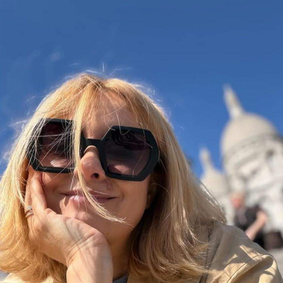 Simona Gherghe, vacanță de poveste în Grecia. Prezentatoarea și-a descoperit vecinii de insulă: Justin și Hailey Bieber