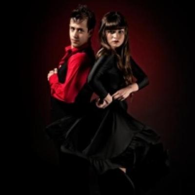 Ce vad divele la dansatori?