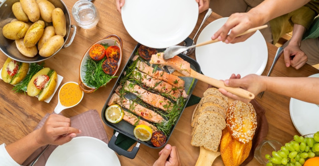 Cină fără regrete: Ce alimente putem mânca seara 