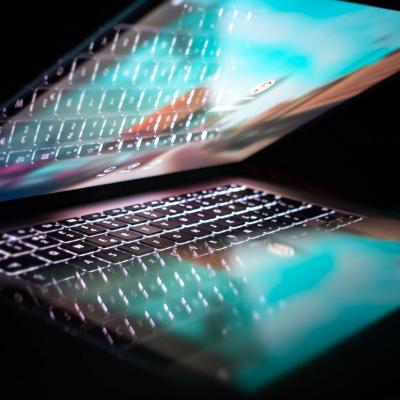 Internetul este mort! Așa susține o teorie controversată numită The Dead Internet Theory