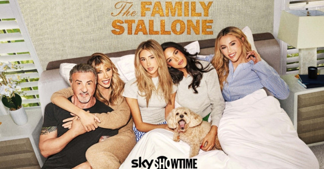 Urmărește sezonul doi din The Family Stallone (Familia Stallone), disponibil în exclusivitate pe SkyShowtime din 16 mai