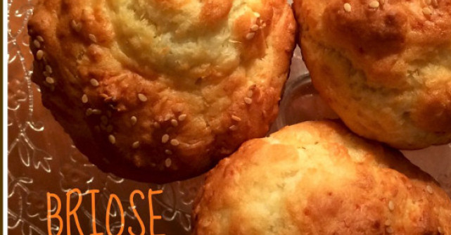 Briose usoare cu branza sarata