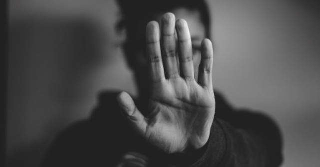 Reacțiile tinerilor la apariția lui Andrew Tate. Cum putem proteja tinerii de modelele toxice din mediul online?