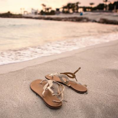Shopping: Sandale si papuci de plaja