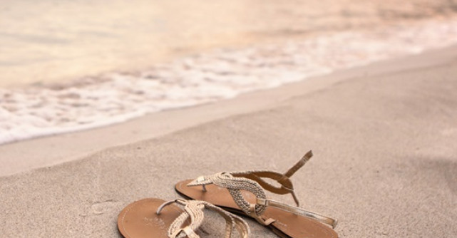 Shopping: Sandale si papuci de plaja