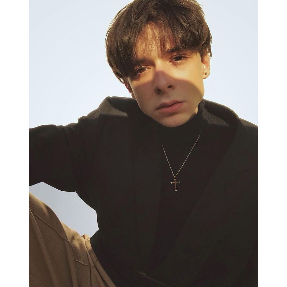 Numele tatălui său îl știe o țară întreagă, însă puțini îl cunosc pe Sebastian Țopescu. Cu ce se ocupă tânărul de 23 de ani?