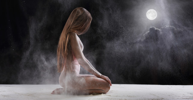 Foto: Nicole Kidman, in sanii goi si cu fundul la vedere la 45 de ani