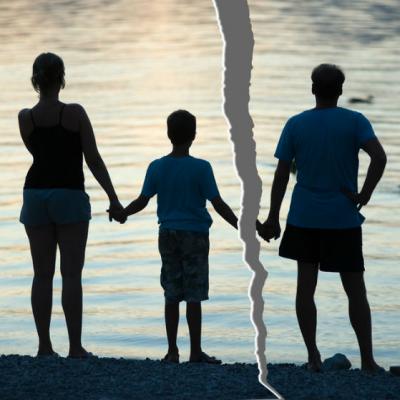 Povestea REALA a copilului dupa divortul parintilor: Eu pe cine aleg?