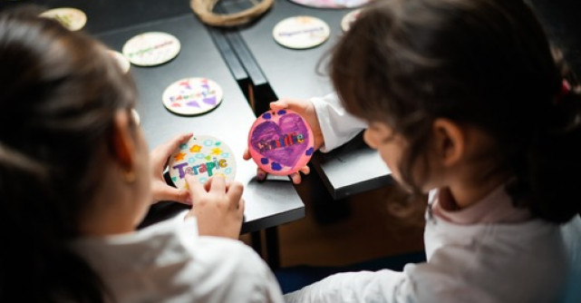 Alexandra Cucu, psihoterapeut: „Dacă un copil nu simte că este ascultat, văzut drept cine este, se poate simți abandonat