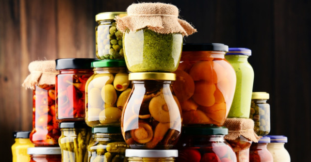 Cum sa pastrezi alimentele pentru mai mult timp fara sa le tii la frigider