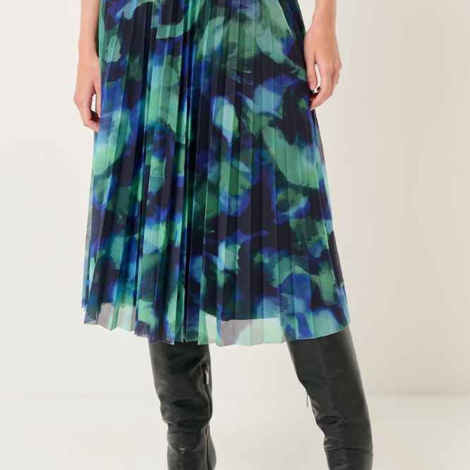 Culorile care nu trebuie să-ți lipsească din garderobă în 2024