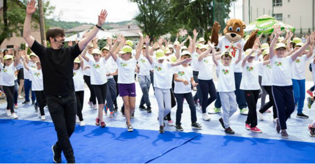 Cristina Neagu, Cătălina Ponor, Carmen Brumă și Mihai Petre  au strigat tare: ”Start la mișcare cu Tedi!”