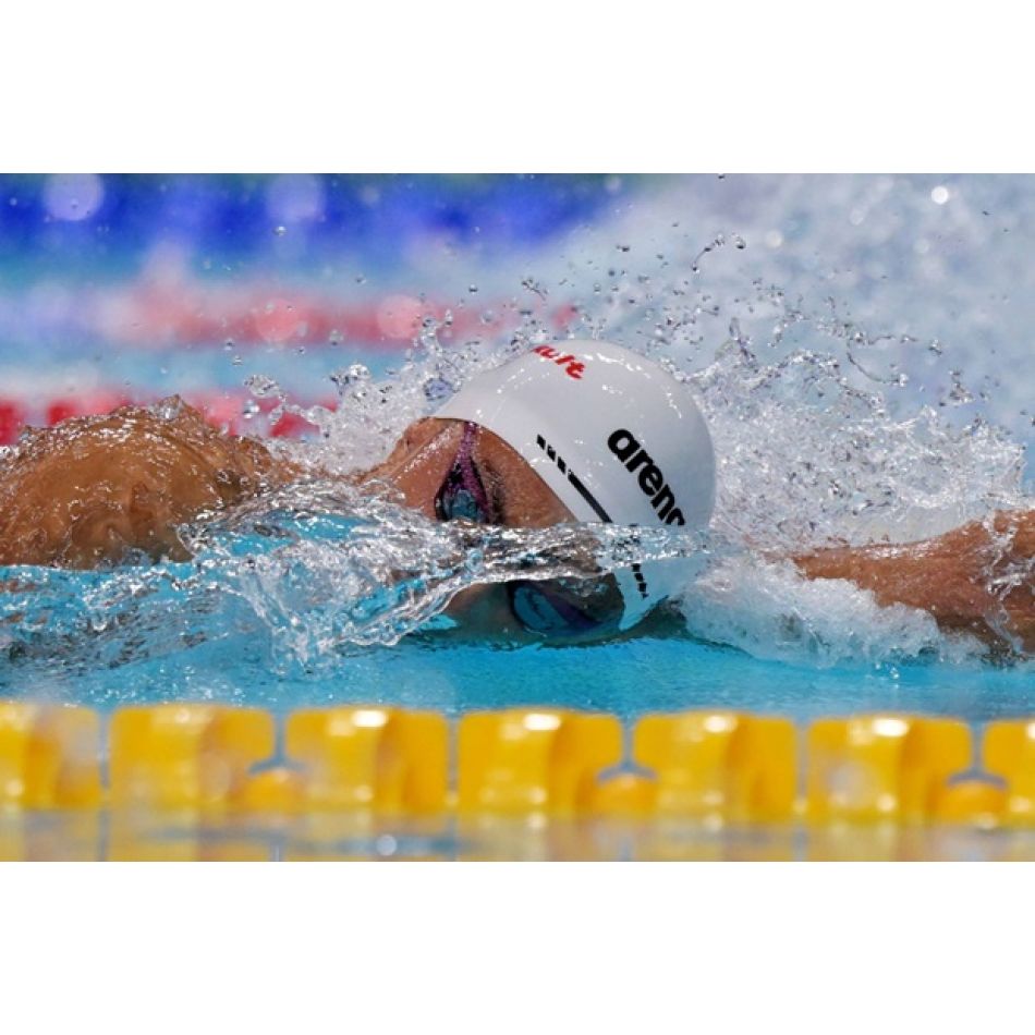 David Popovici donează casca și ochelarii cu care a devenit campion mondial, pentru a ajuta o fostă sportivă 