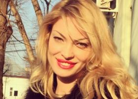 Valentina Pelinel, copilărie plină de suferință. Tatăl fotomodelului a murit la 15 ani