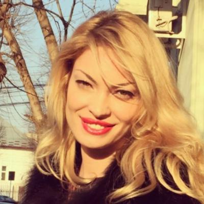 Valentina Pelinel, copilărie plină de suferință. Tatăl fotomodelului a murit la 15 ani 