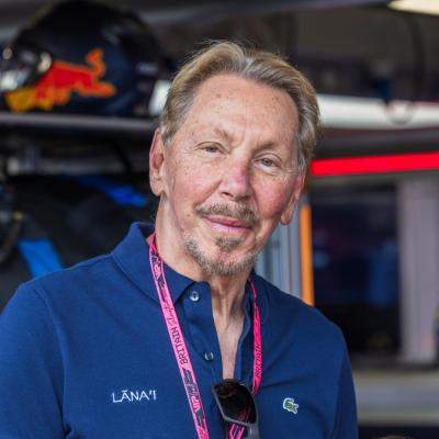 Larry Ellison îl detronază pe Elon Musk și devine cel mai bogat om din lume, datorită exploziei acțiunilor Oracle