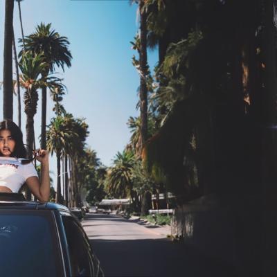 Juicy Couture - marea revenire a unui brand glamour iconic