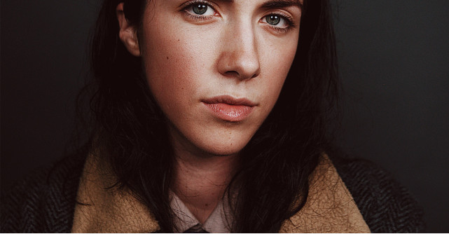 Paltonul cu guler de blană adaugă un plus de sofisticare 