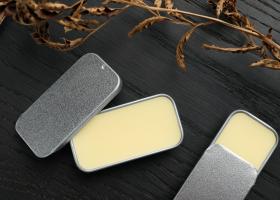 Parfum solid natural făcut acasă | Beneficii pentru piele și simțuri