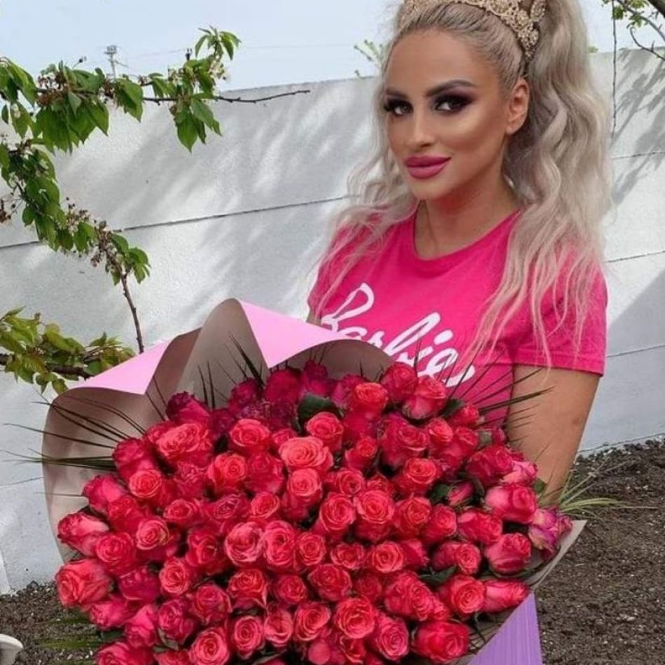 Aroganța făcută de Sânziana Buruiană pentru a semăna cât mai mult cu Barbie. Vreau ca în viitorul apropiat să...