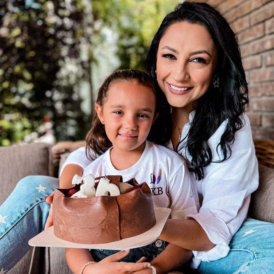 Andra, prima reacție după valul de critici asupra fiicei sale, după lansarea filmului Tati part-time:  Îi susțin în drumul lor..