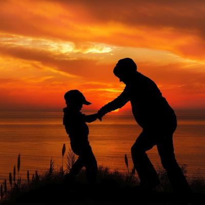 Doi copii condamnați de o boală rară au nevoie de ajutor. Tratamentul pentru cei doi micuți costă peste 1 milion de euro!