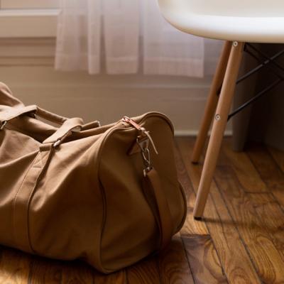 Trendul maxi in accesorii - genti si incaltaminte