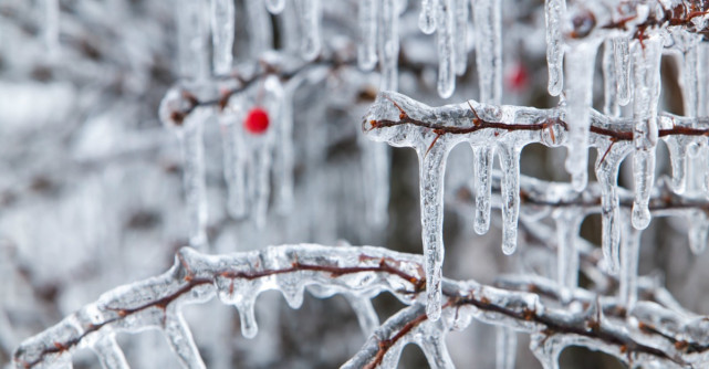 De ce apare, de fapt, ploaia îngheţată