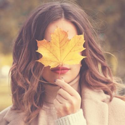 Așa cum toamna permite căderea frunzelor, și tu poți permite schimbarea