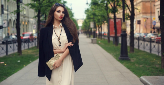 Oglinda, oglinjoara, ce sacou purtam pe afara?