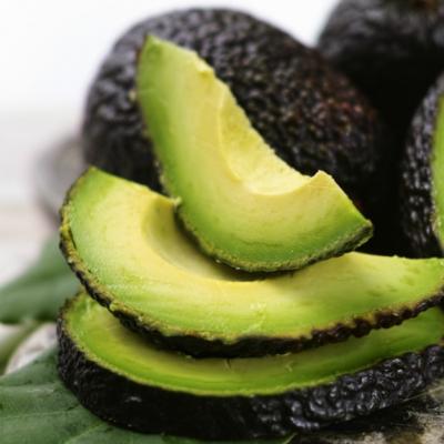 Dieta cu avocado: Scade nivelul colesterolului si tine kilogramele la distanta