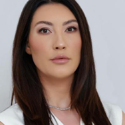 Redescoperă încrederea în frumusețea ta naturală prin proceduri dermato-estetice, interviu cu Alexandra Crâșmaru