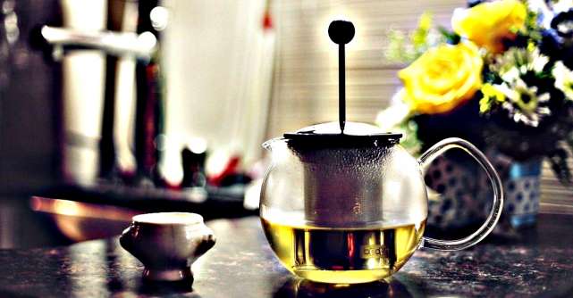 Trucul simplu care face ceaiul verde si mai sanatos (dovedit de un nutritionist)