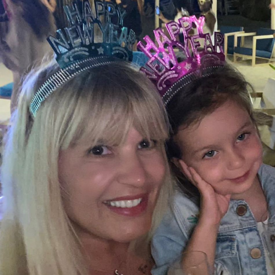 Elena Udrea provoacă controverse. Fotografia cu fiica ei și un șarpe exotic face valuri pe internet
