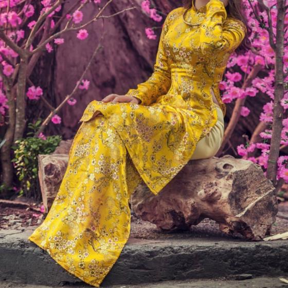 Cum sa porti imprimeul floral din cap pana in picioare