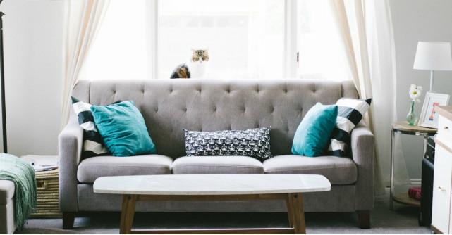 Cadouri pentru casă nouă: idei originale pentru începuturi cu zâmbete