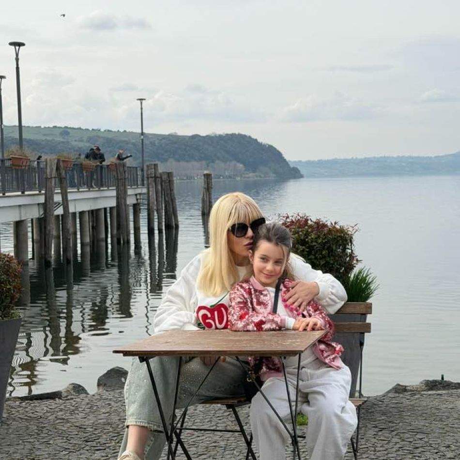 Elena Udrea o vede pe Cristela Georgescu la Cotroceni. Ce spune despre șansele soției fostului candidat la Președinția României
