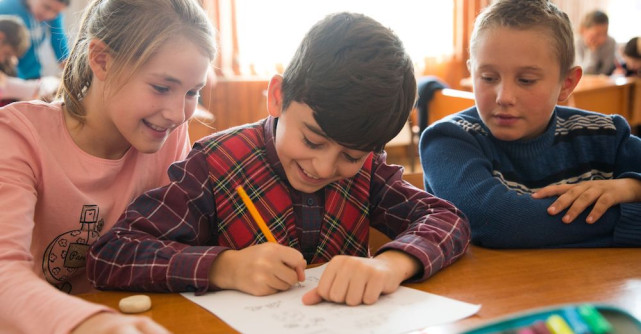 De Ziua Internațională a Drepturilor Copilului,  Palatul Cotroceni se colorează in albastru