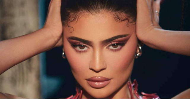 Kylie Jenner tot nu a reușit să fie pe primul loc în topul celor mai bine plătite vedete de pe Instagram. Cine a devansat-o?