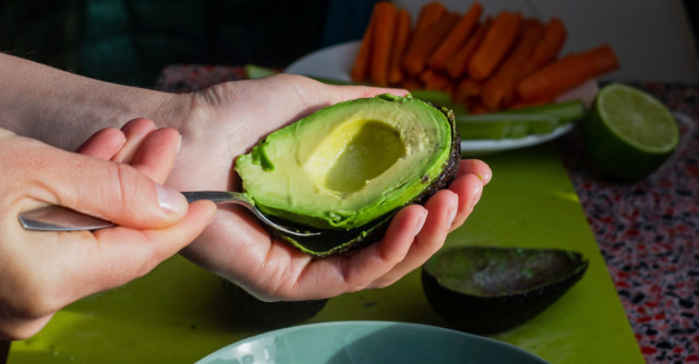 6 gustari zilnice recomandate de dermatologi pentru o piele sanatoasa si tanara la orice varsta