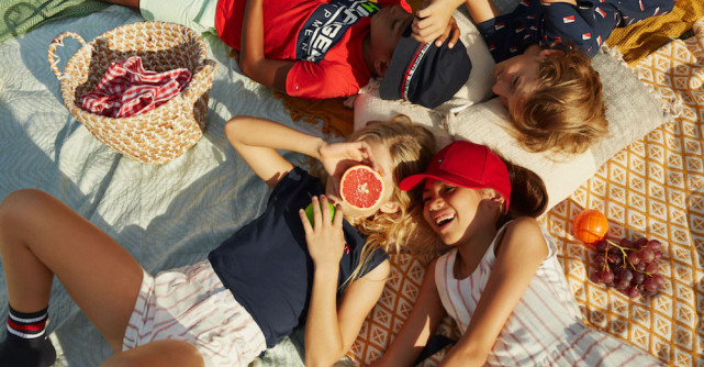 Tinute de vară pentru copii fericiți