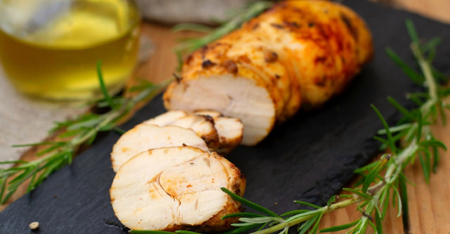 Rețetă pastramă din piept de pui - un aperitiv ideal pentru masa de Crăciun