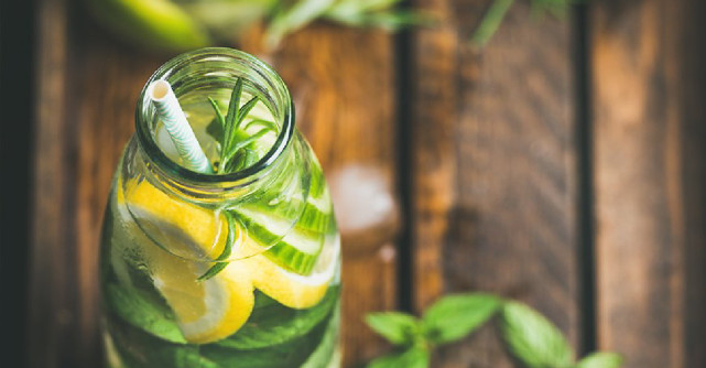 Care sunt cele 5 tipuri de apă alcalină ionizată și cum pot fi ele folosite?