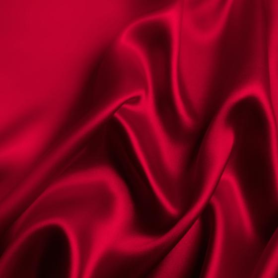 Bluze satinate: de la tinute elegante la cele casual 