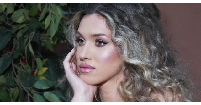 Sună a vară, bate din inimă: Ioana Ignat lansează De corazón