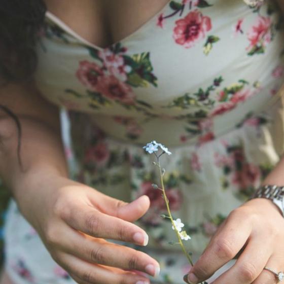 Top rochii de seară lungi și ample cu cele mai spectaculoase imprimeuri opulente 